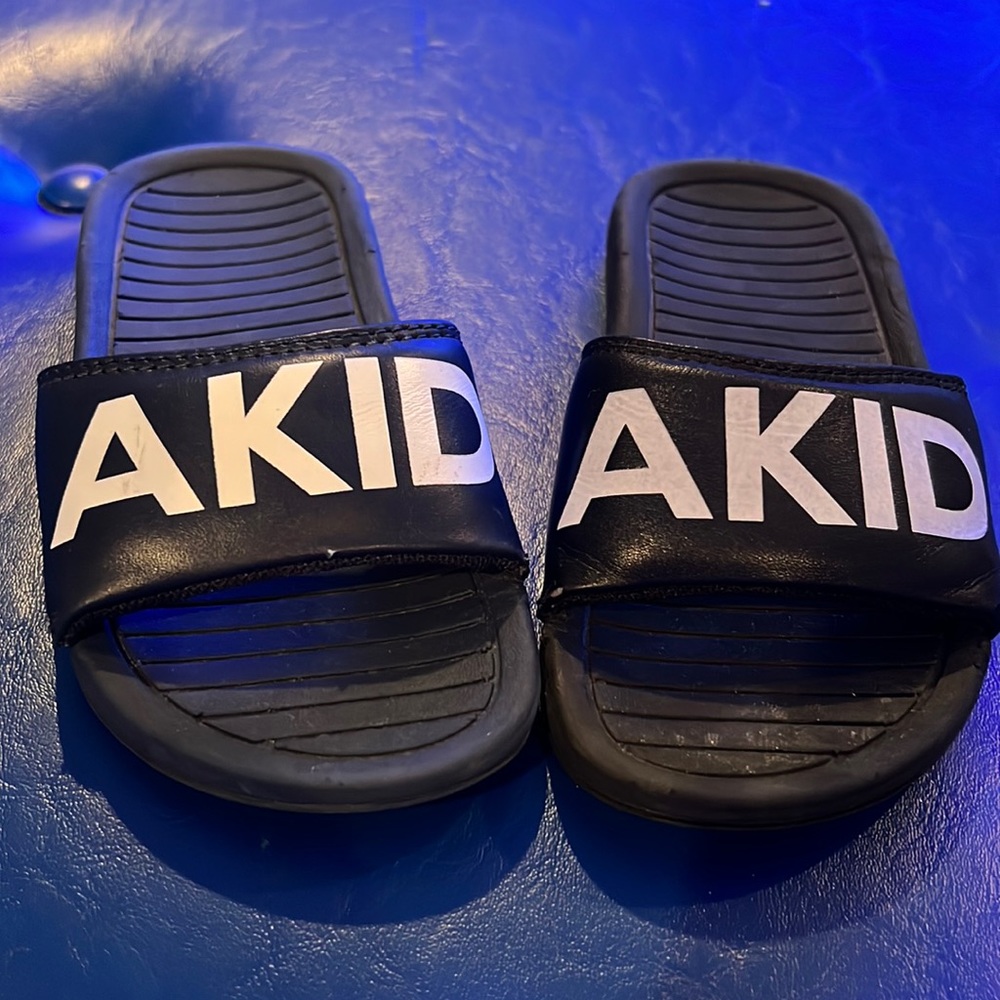 AKid Aston Slip-On Size 9c (2-3 yo)